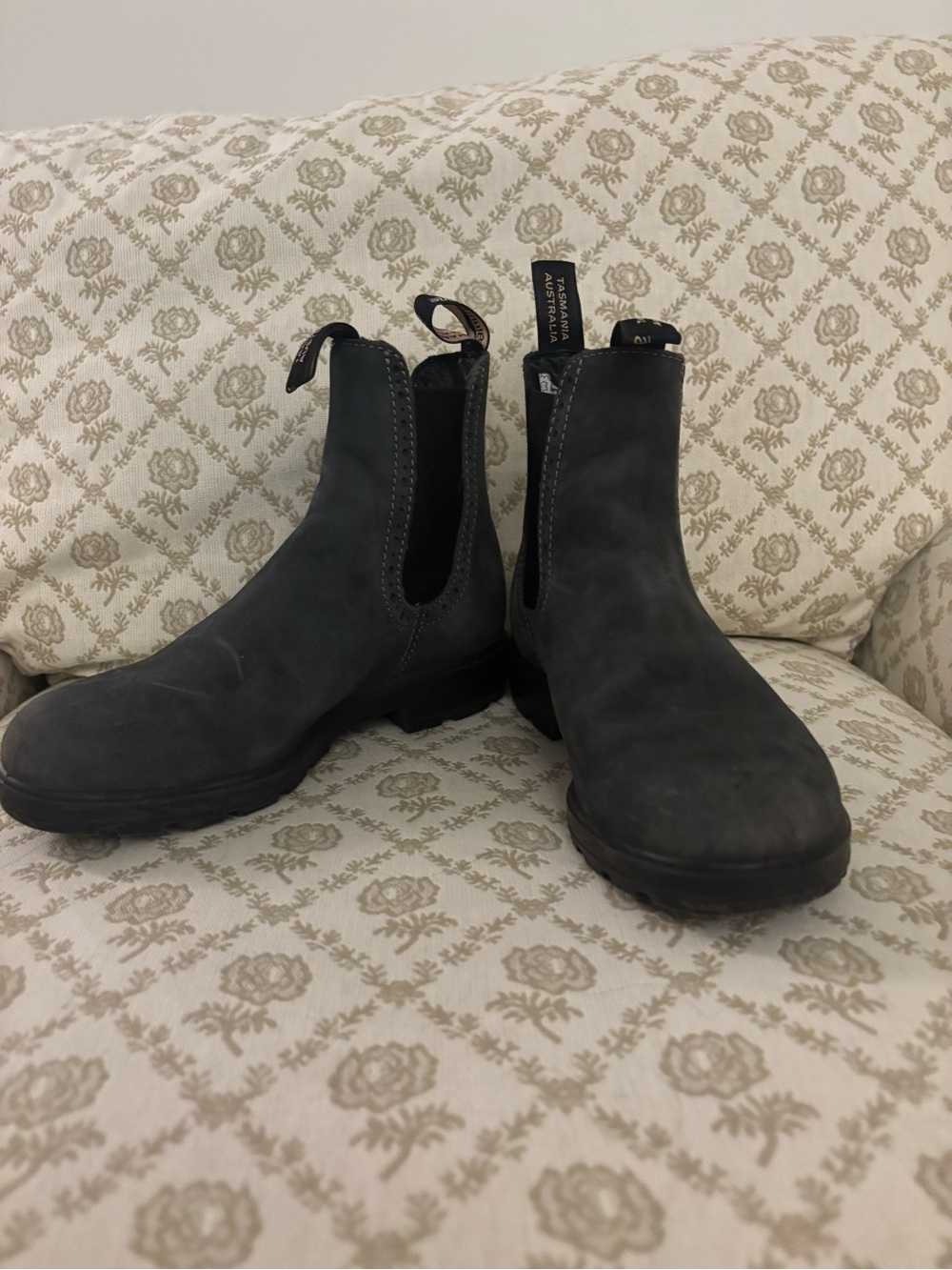 Blundstone Chelsea Boots in Black